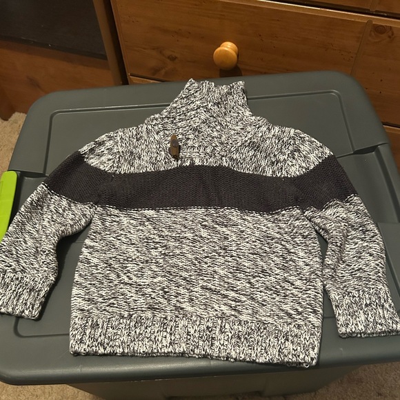 GAP Black and White Knit Sweater - Picture 1 of 3